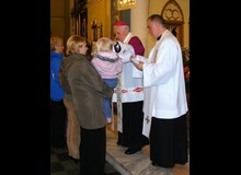 Wizytacja kanoniczna Księdza Arcybiskupa Damiana Zimonia - 20.10.11 spotkanie z matkami i z dziećmi