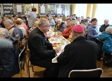 Spotkanie chorych i seniorów z ks. biskupem w salkach (08.10.2022 10.00)